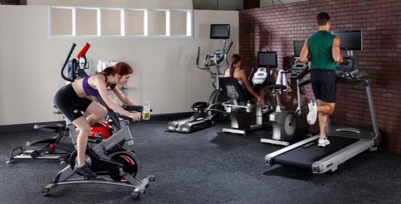 Trening kardio: Poznaj jego moc dla serca i szczupłej sylwetki